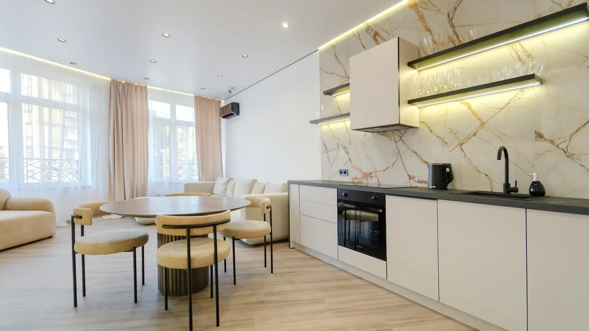 12214 Central Park cozy apartment Kiev